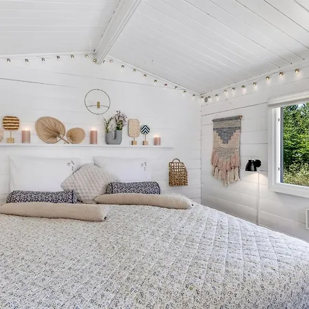 Albertina - 900m From The Sea By Interhome